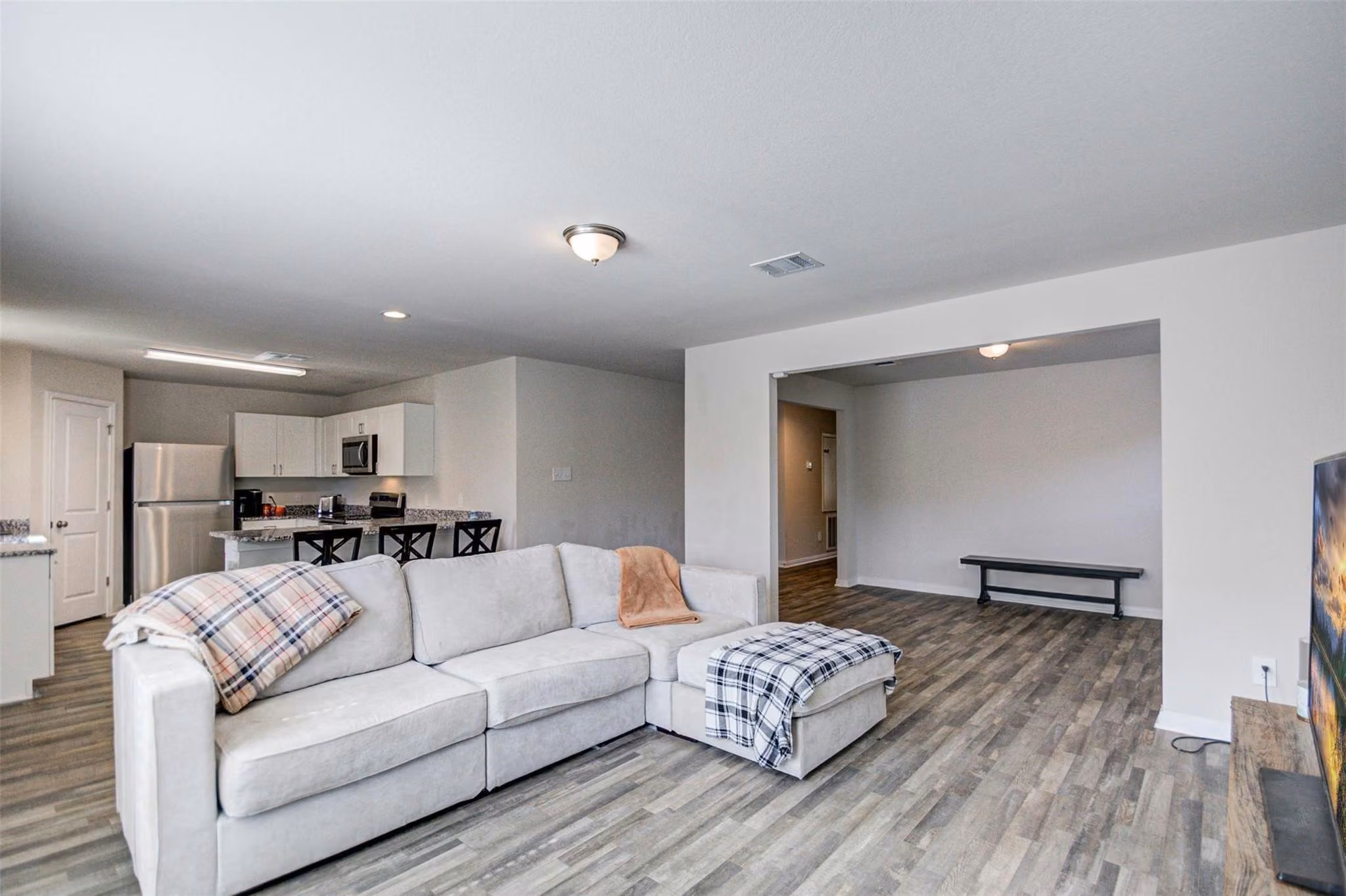 Photo 4 of 15694 Briar Forest Drive, Conroe, TX