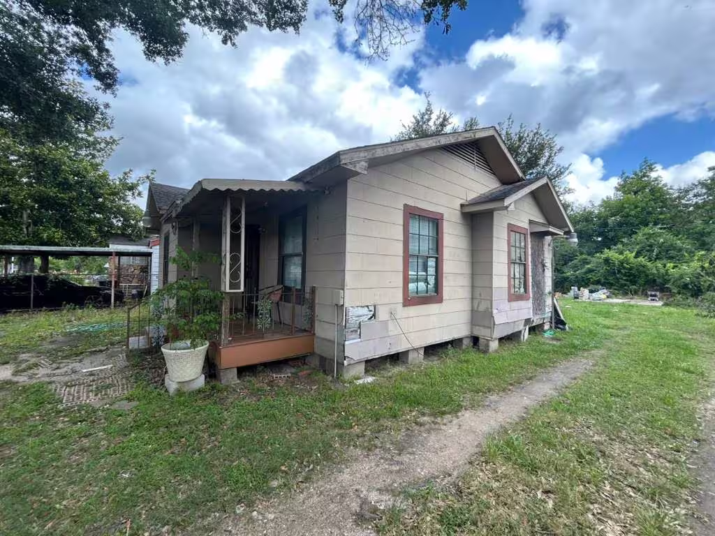 Photo 3 of 214 Bolden Street, Houston, TX