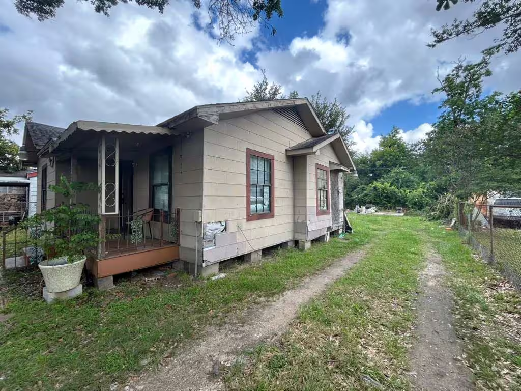Photo 7 of 214 Bolden Street, Houston, TX