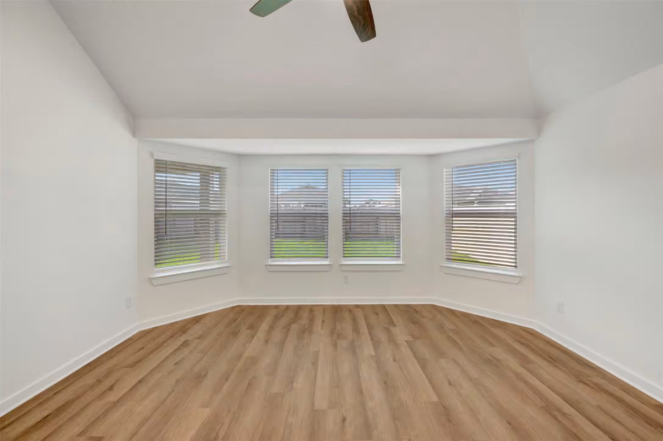Photo 7 of 1077 Garnet Star Drive, La Marque, TX