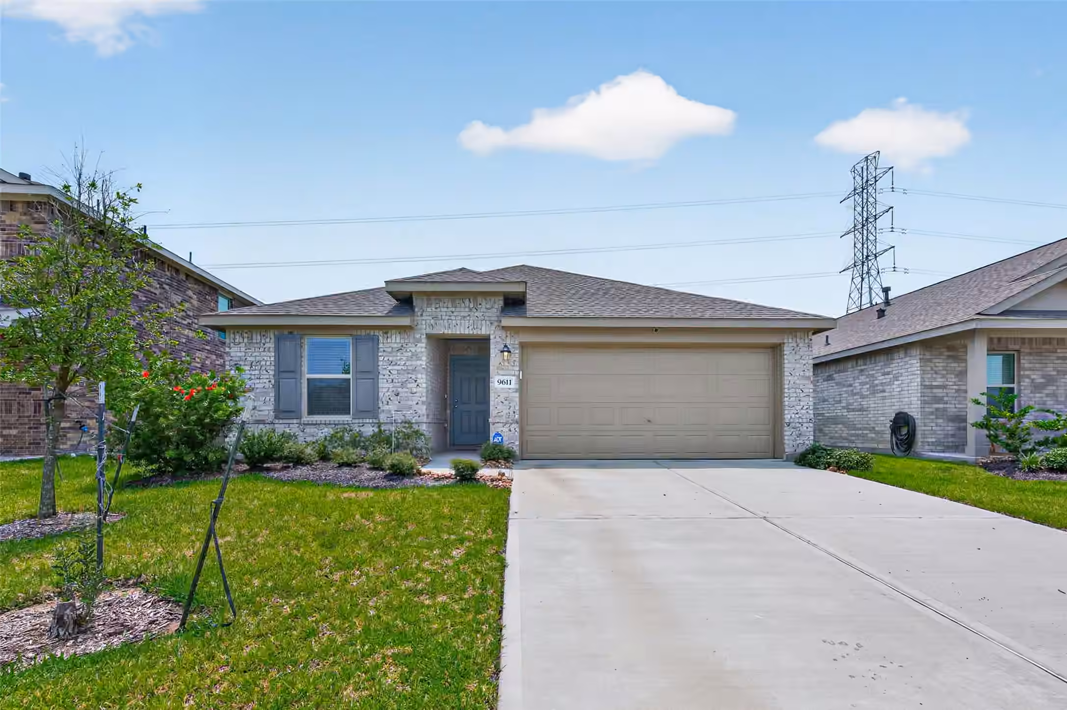 Photo 2 of 9611 Atwood Lake Drive, Baytown, TX