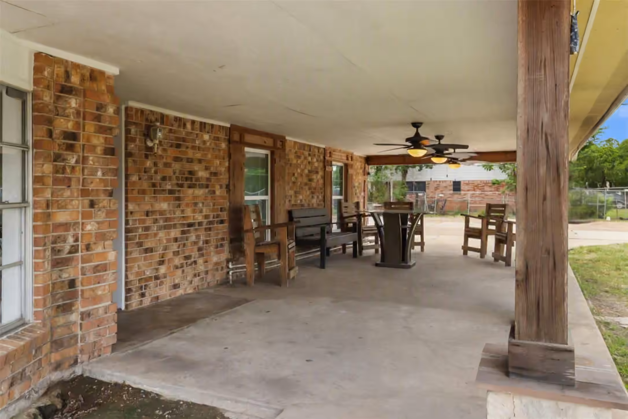 Photo 4 of 10810 Evangeline Drive, Houston, TX