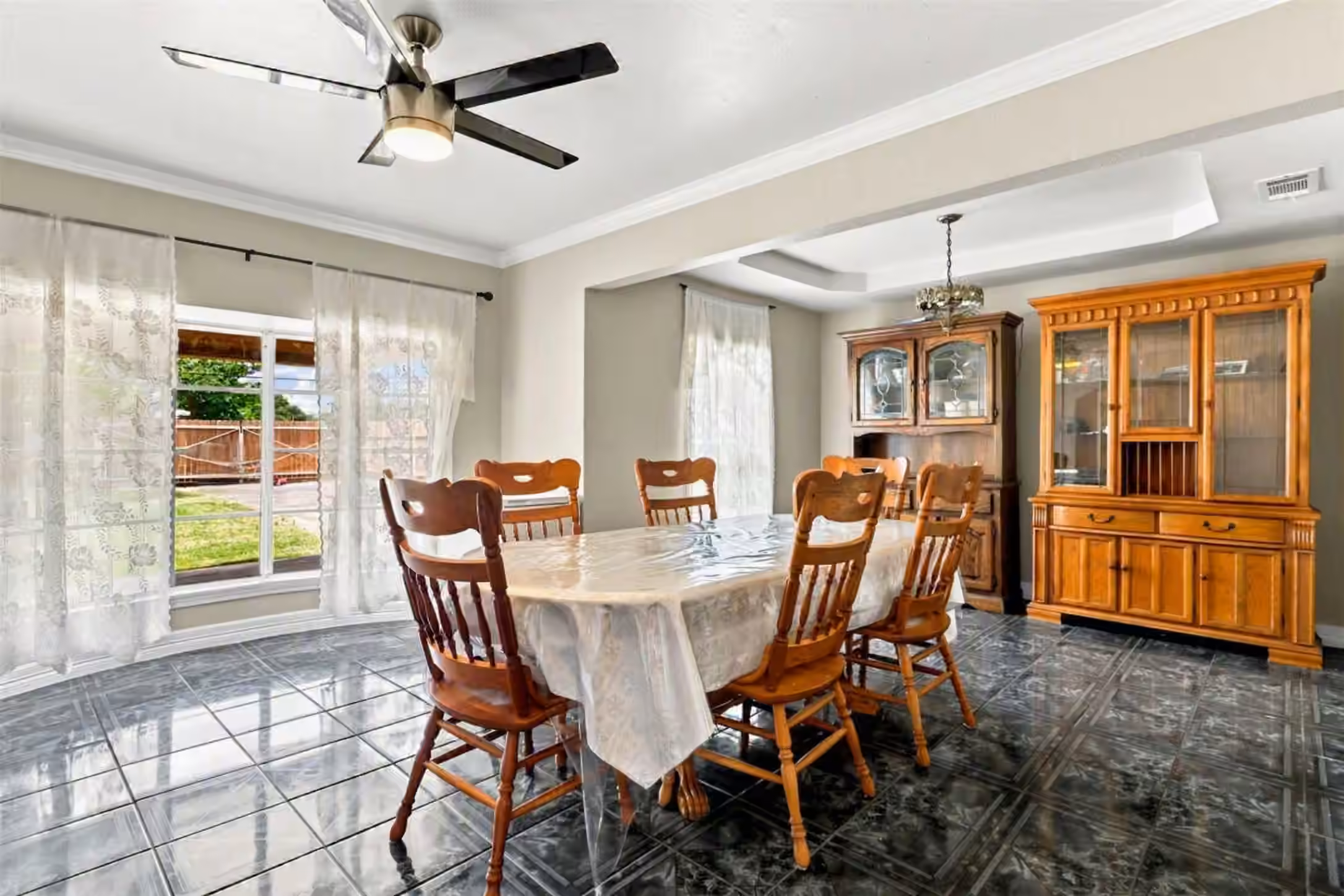 Photo 6 of 10810 Evangeline Drive, Houston, TX