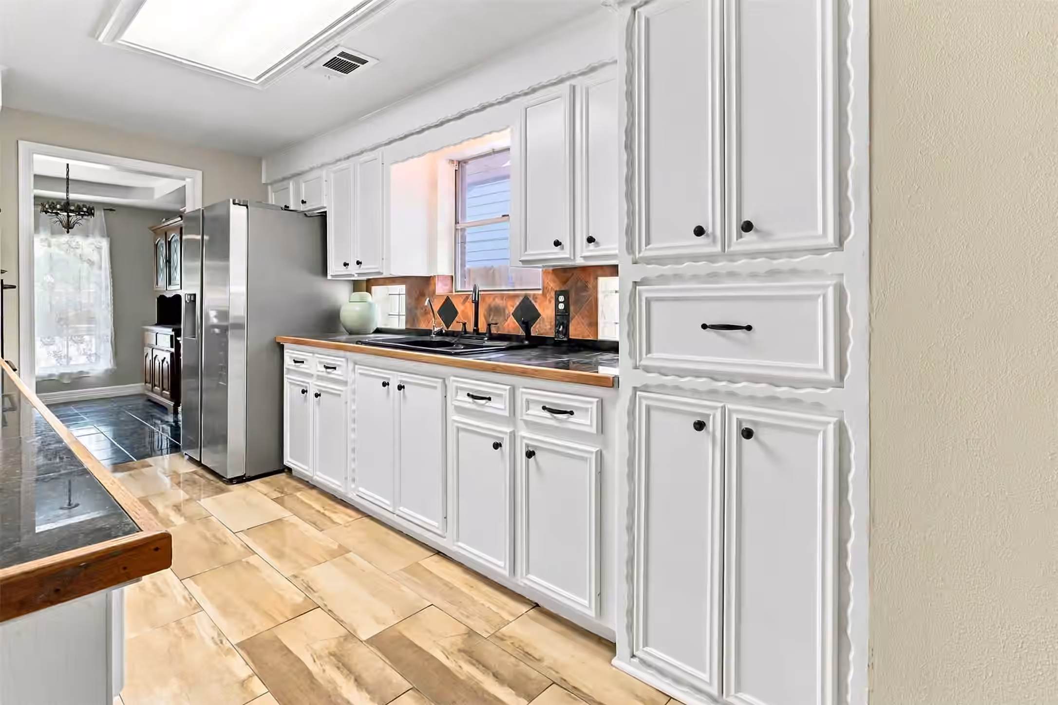 Photo 7 of 10810 Evangeline Drive, Houston, TX