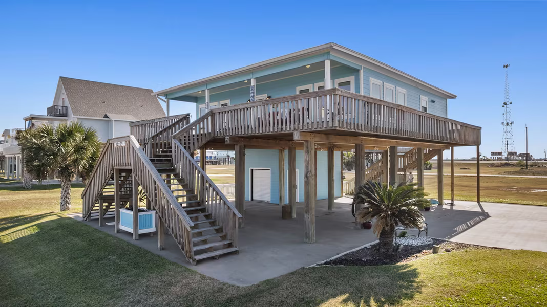 Photo 5 of 13239 Gulf Beach Drive, Freeport, TX