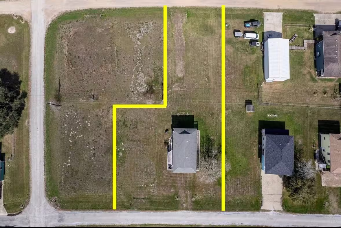 Photo 4 of 448 Stovall Drive, Palacios, TX