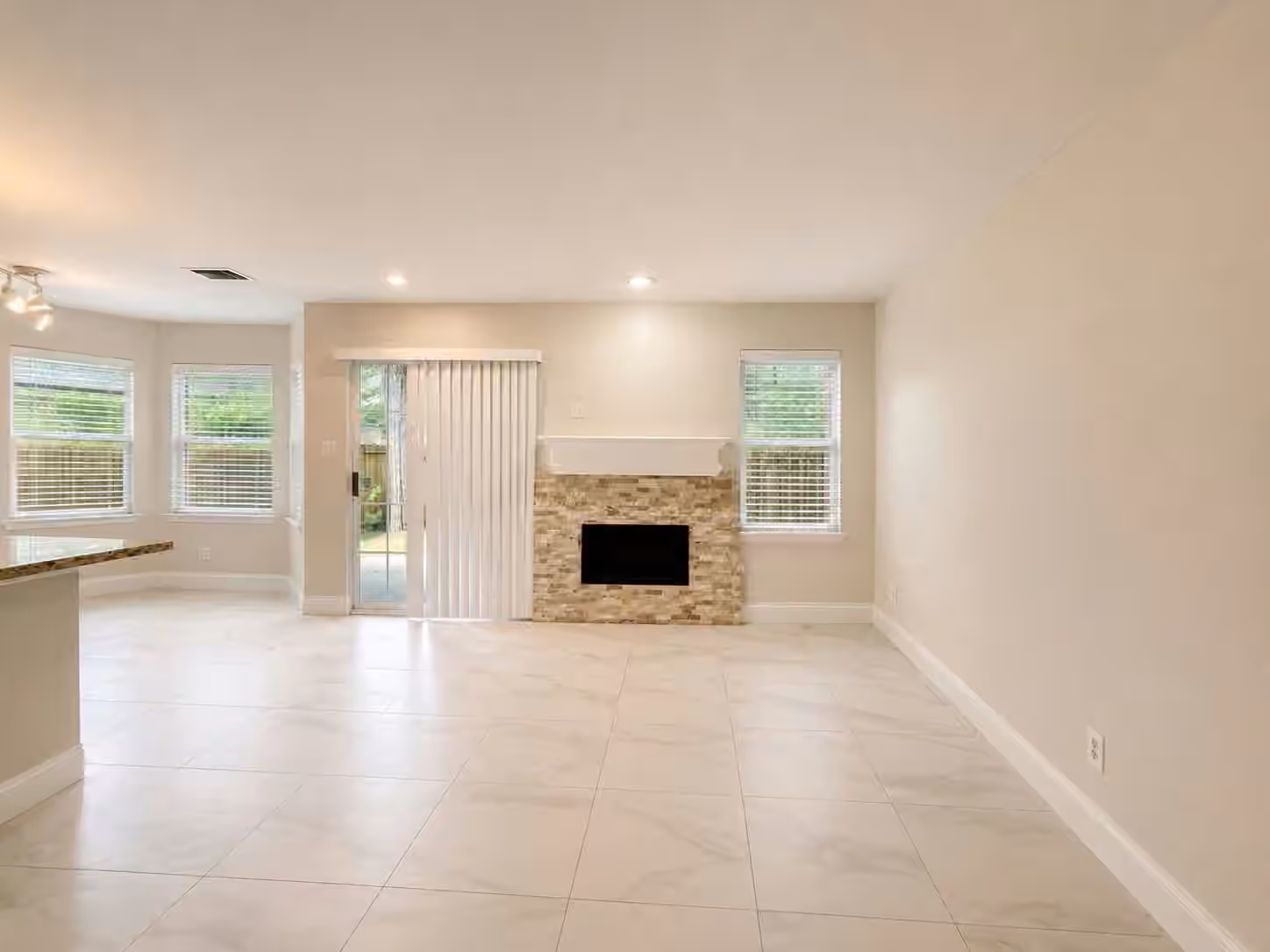 Photo 6 of 4710 Natural Bridge Drive, Houston, TX