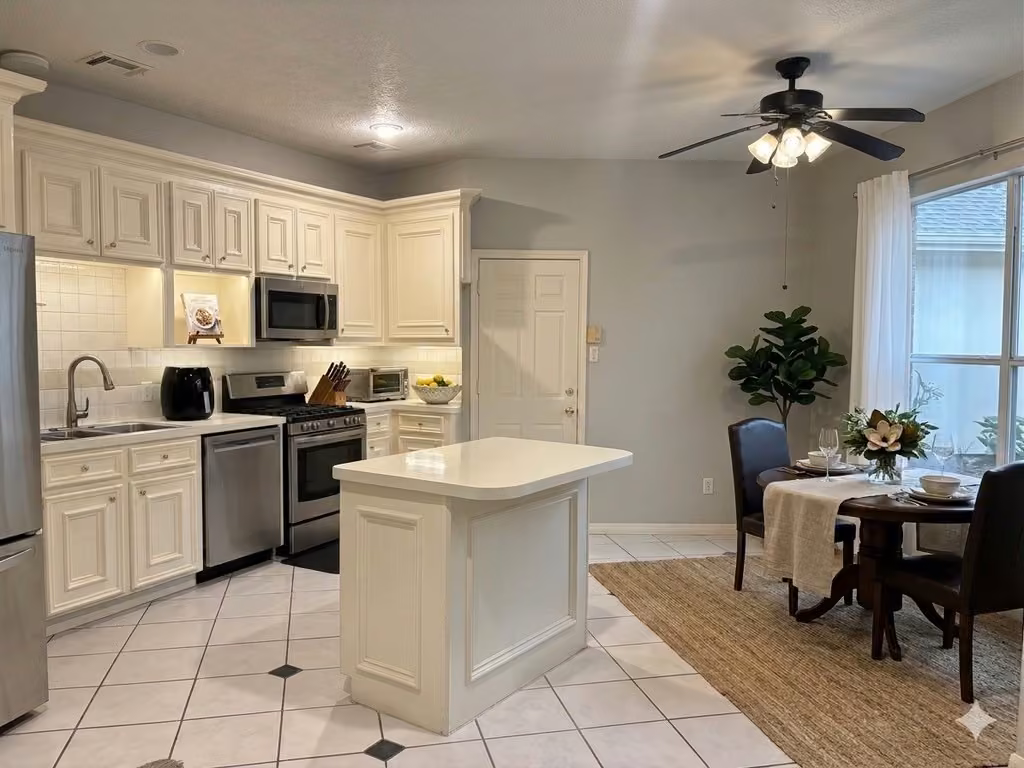Photo 5 of 880 Tully Road 92, Houston, TX