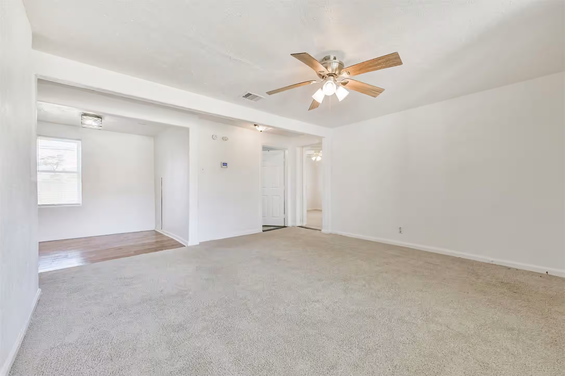 Photo 7 of 332 N 7th Street, La Porte, TX