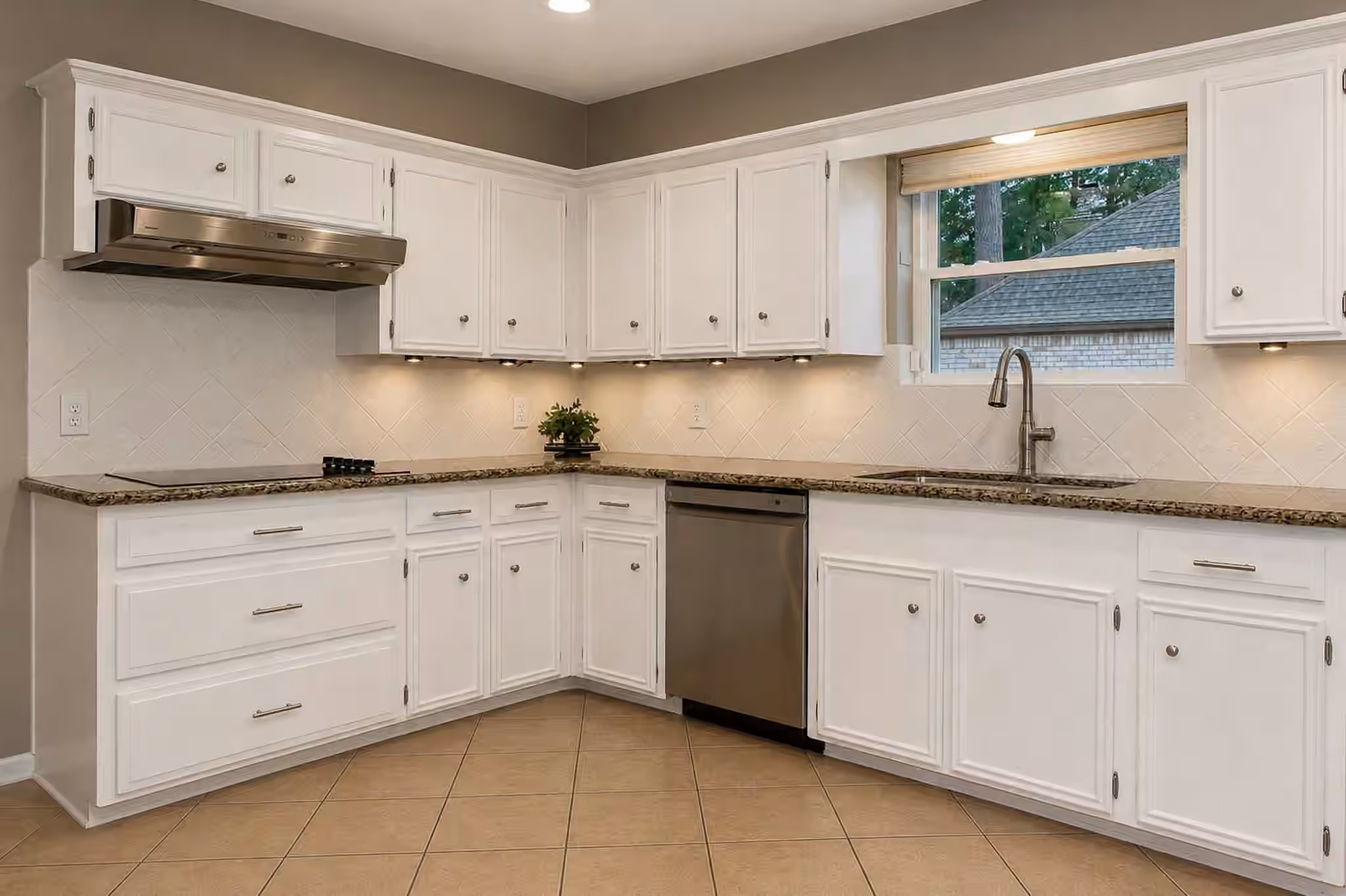 Photo 7 of 6611 Chancellor Drive, Spring, TX