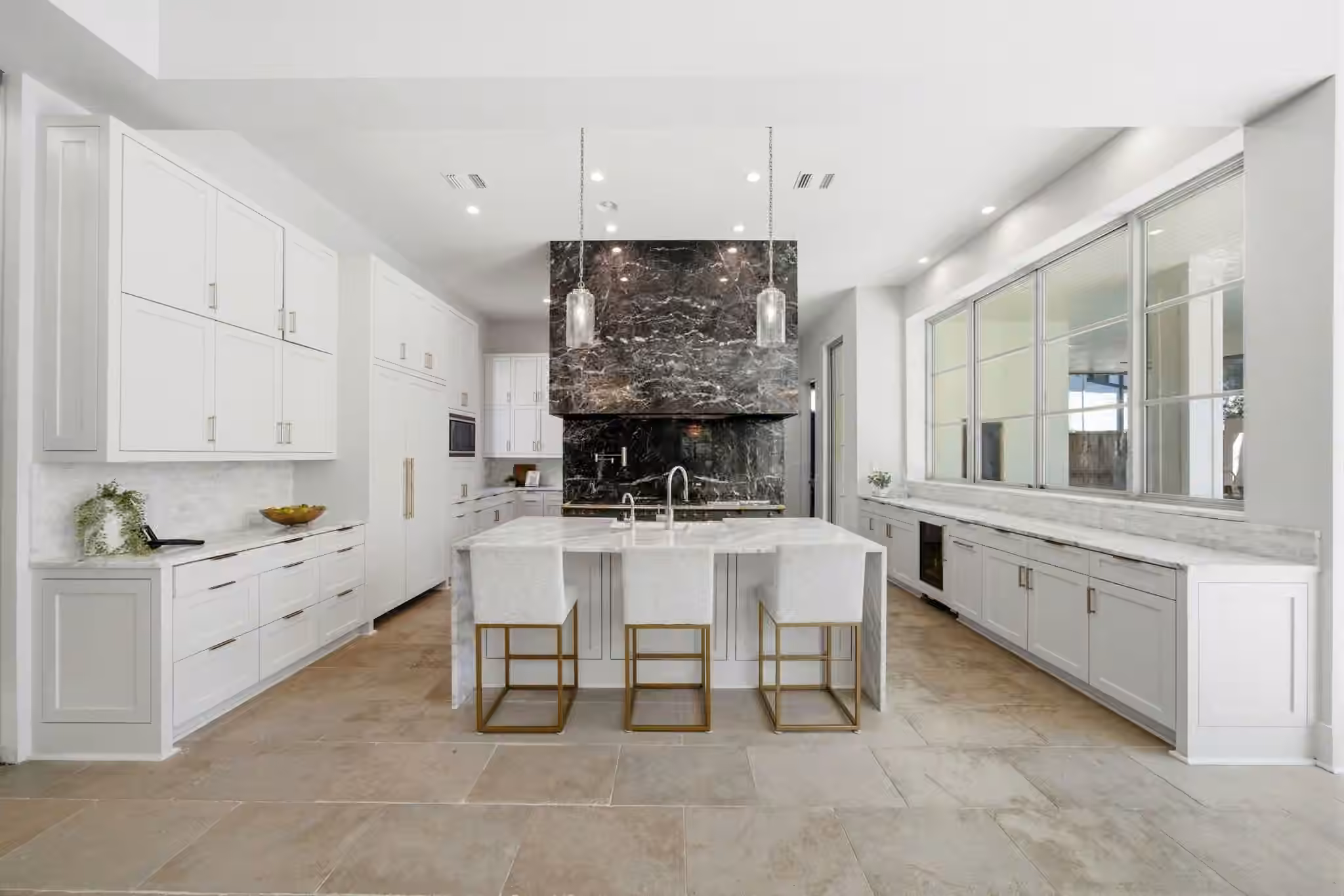 Photo 4 of 2615 Yupon Street, Houston, TX