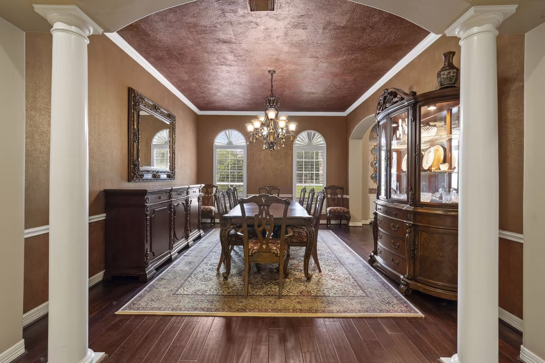 Photo 7 of 8214 Forest Gate Drive, Sugar Land, TX