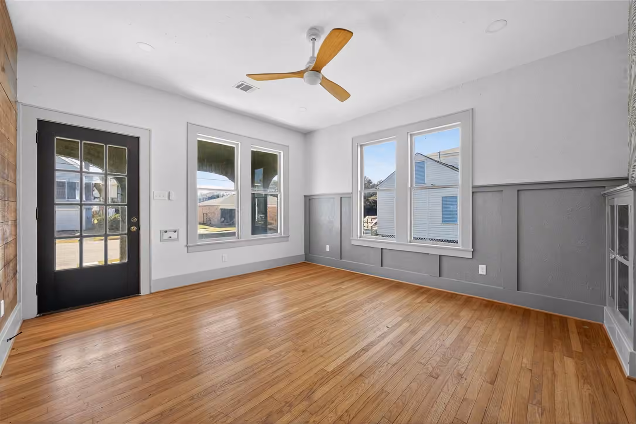 Photo 3 of 3616 Avenue L, Galveston, TX