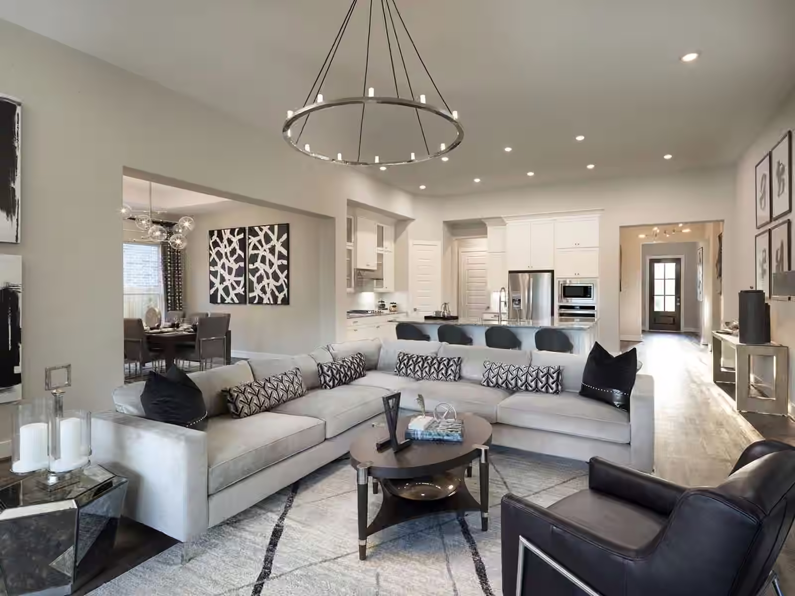 Photo 4 of 5206 Great Oaks Drive, Pearland, TX