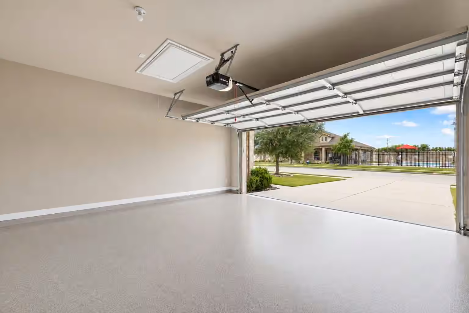 Photo 3 of 9811 Camellia Gardens Drive, Richmond, TX