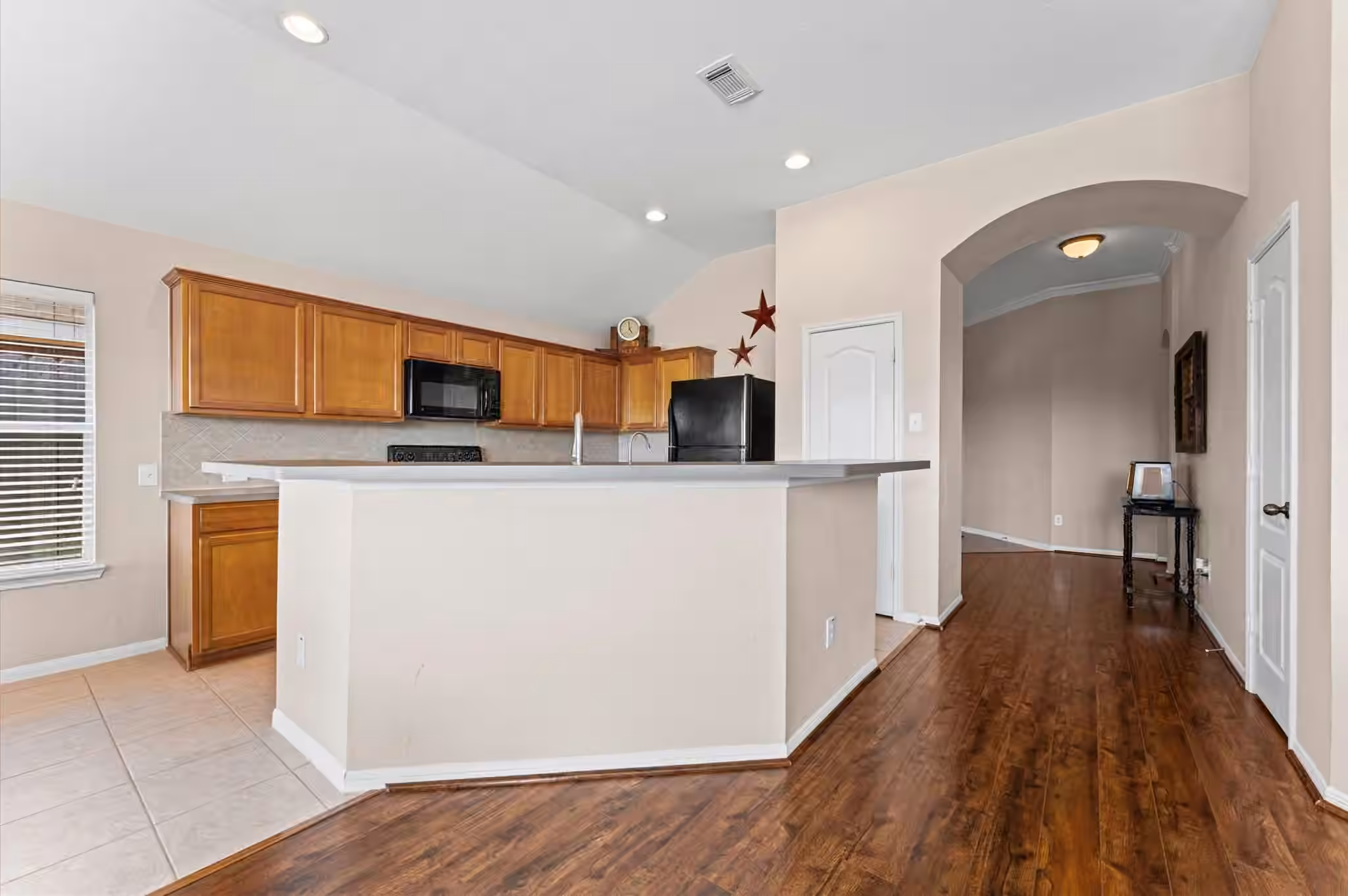 Photo 5 of 3902 Pine Forest Green Boulevard, Houston, TX