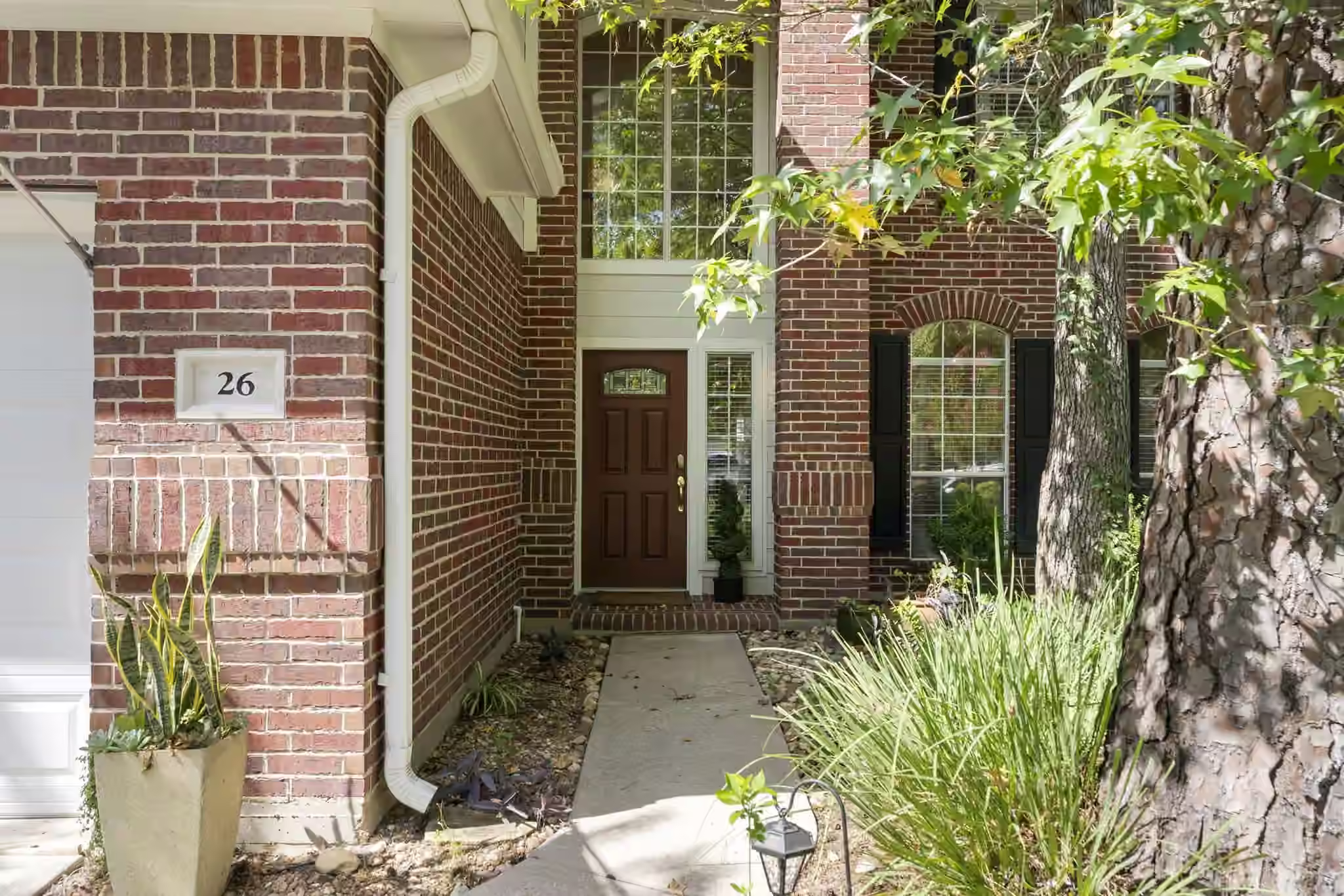 Photo 2 of 26 Almond Branch Place, The Woodlands, TX