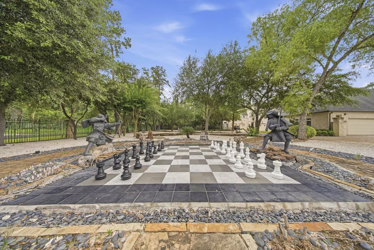 Photo 4 of 728 Crestbend Drive, Houston, TX