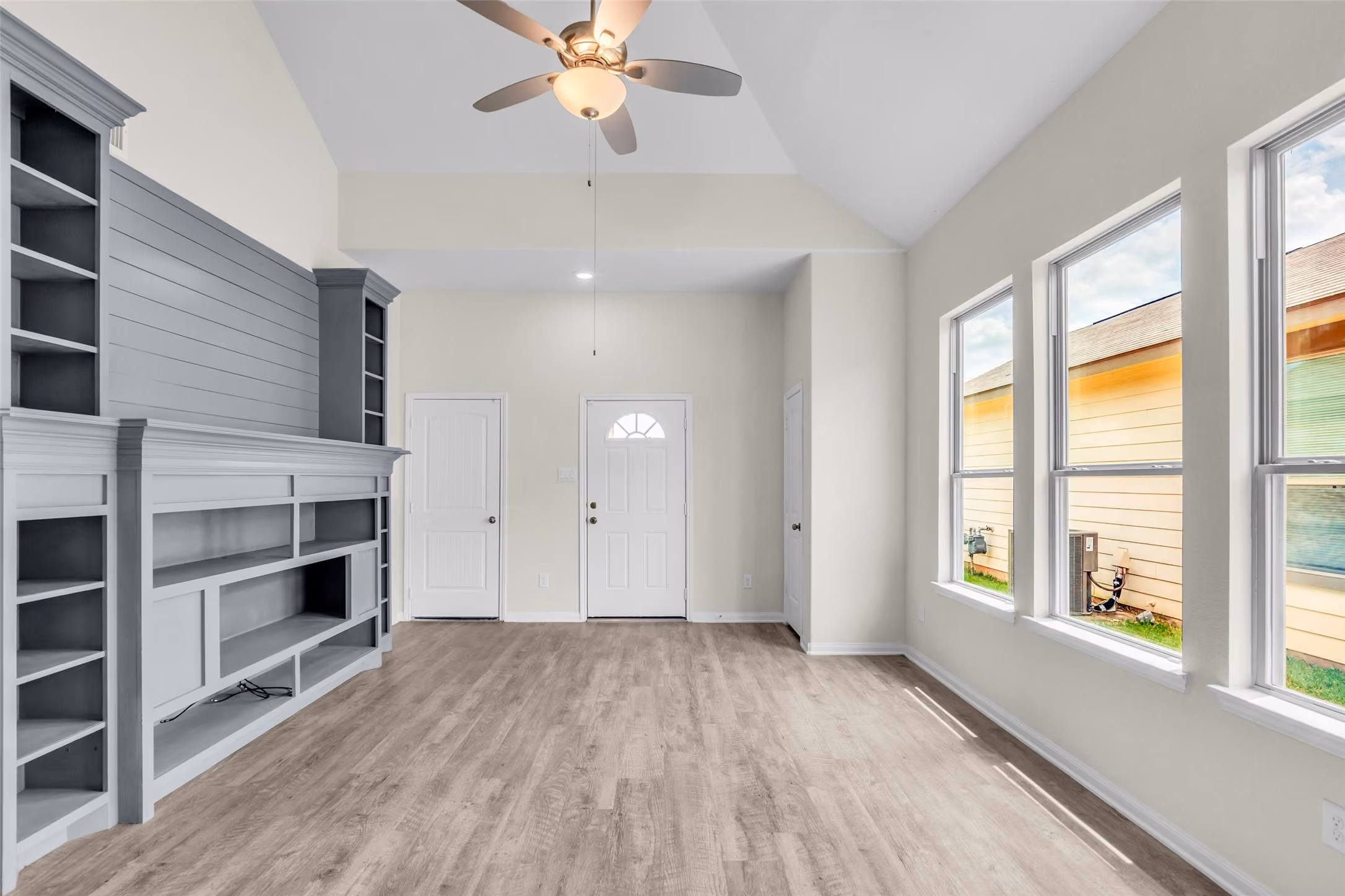 Photo 6 of 14211 Grand Hills Drive, Conroe, TX