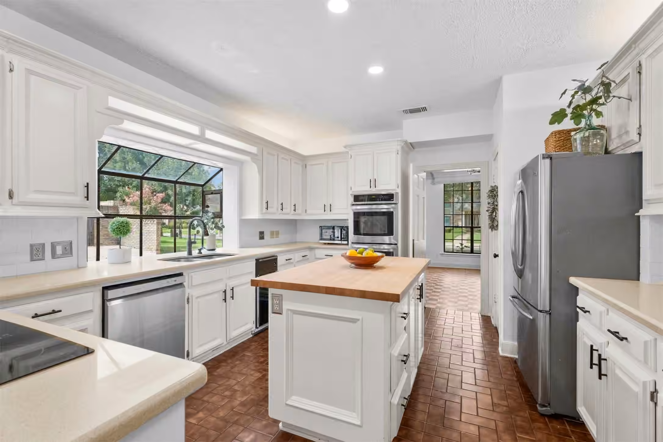 Photo 3 of 16023 Mickleham Drive, Spring, TX
