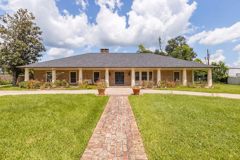 Photo 2 of 1005 Oak Drive, Liberty, TX