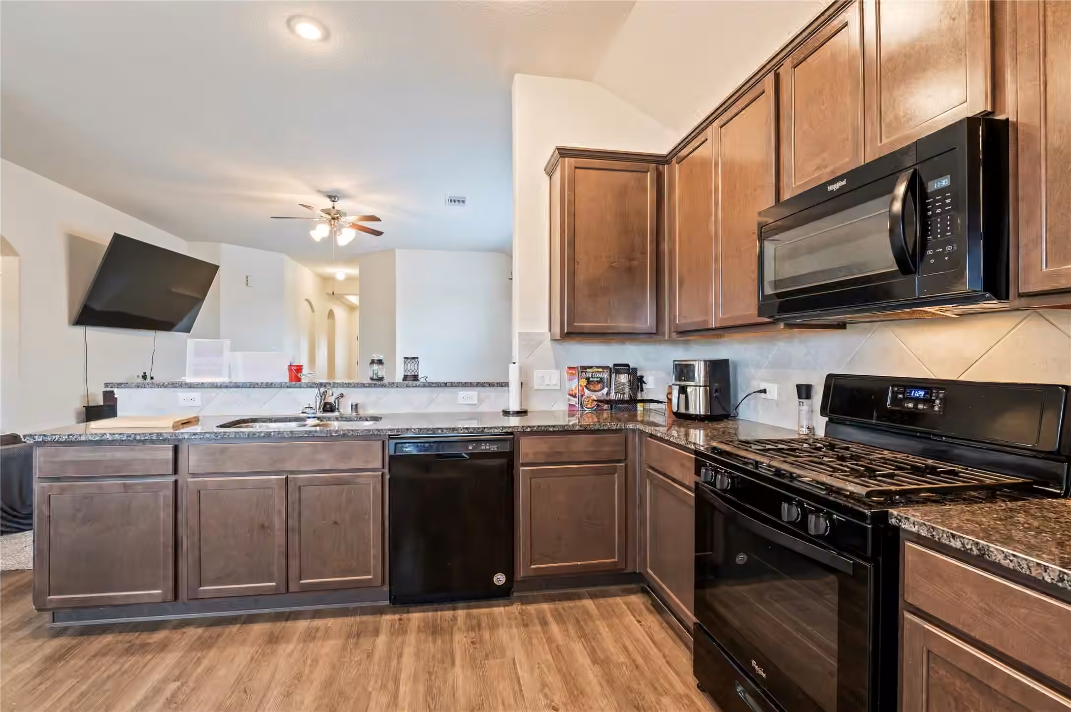 Photo 7 of 211 White Wing Lane, Sealy, TX