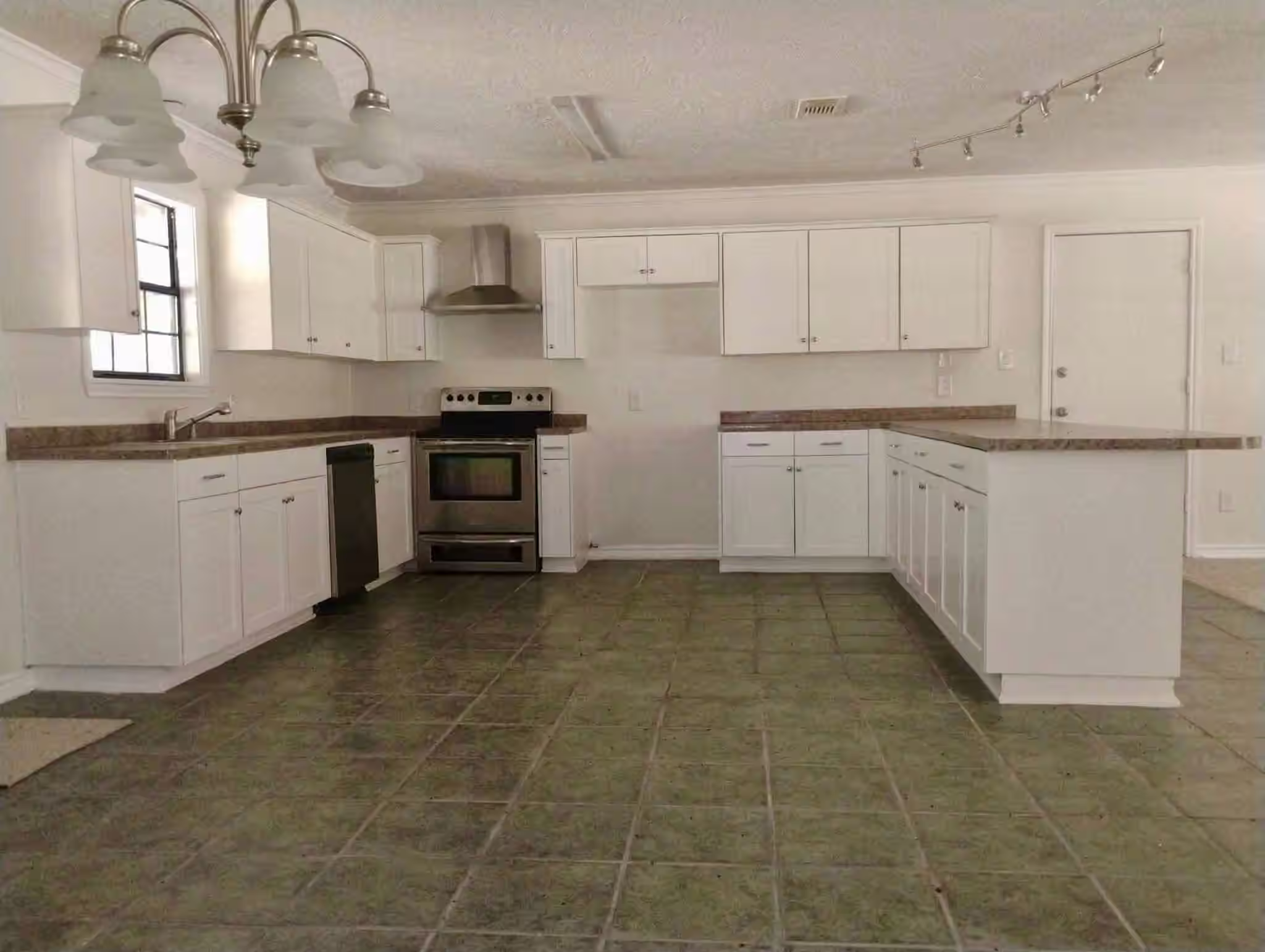 Photo 2 of 110 Briarwood Drive, Shepherd, TX