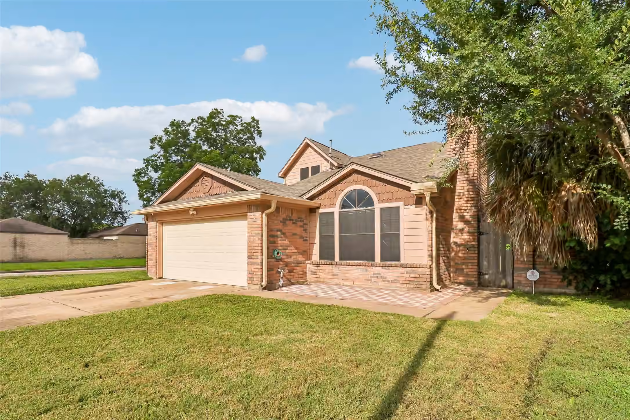 Photo 2 of 10703 Buffalo Bend Drive, Houston, TX