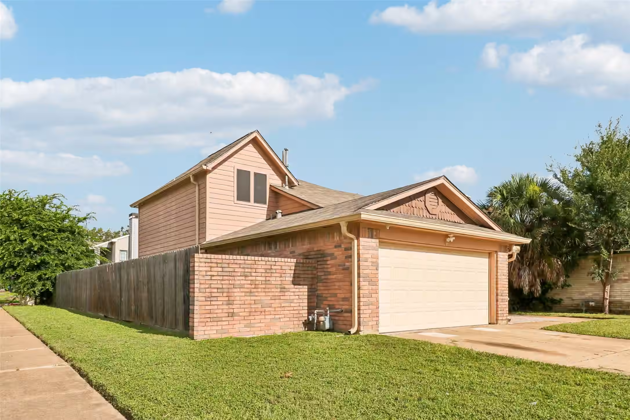 Photo 3 of 10703 Buffalo Bend Drive, Houston, TX