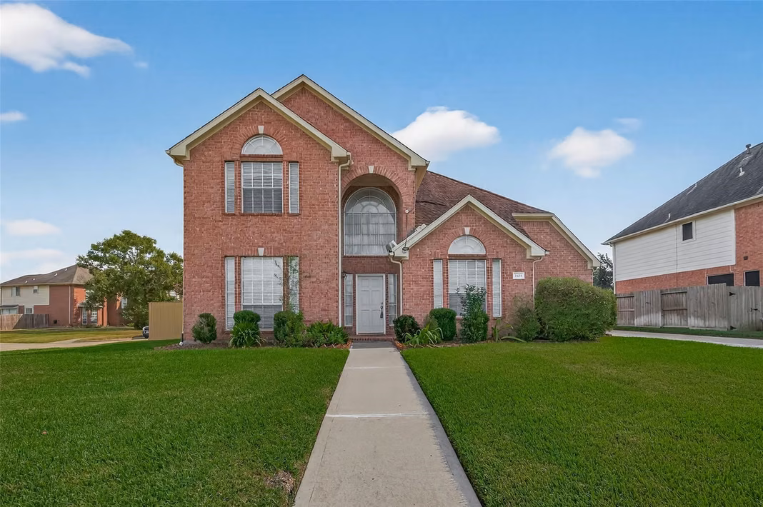 Photo 2 of 2103 Five Iron Drive, Houston, TX