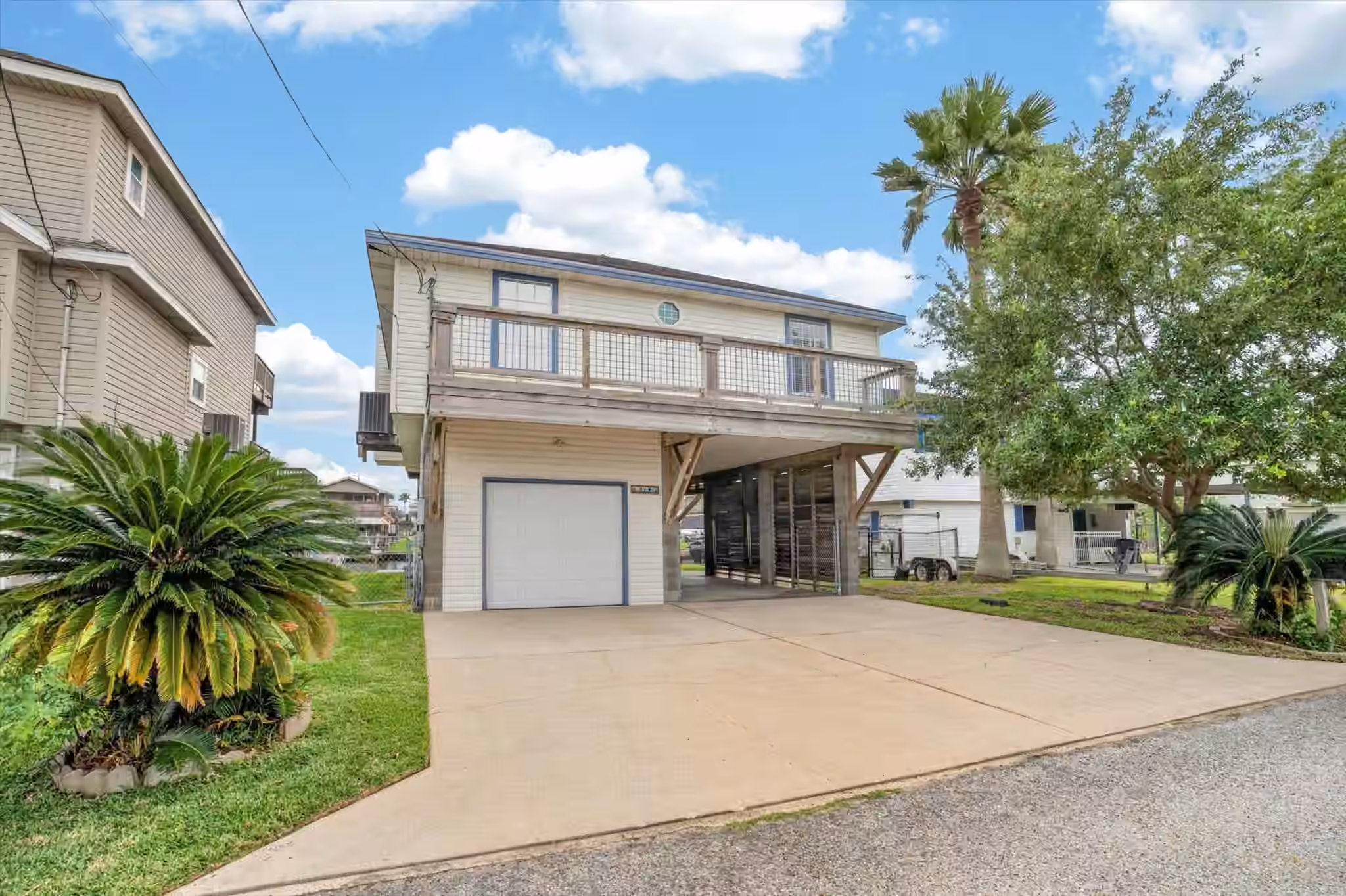 Photo 2 of 514 Pompano Street, Bayou Vista, TX