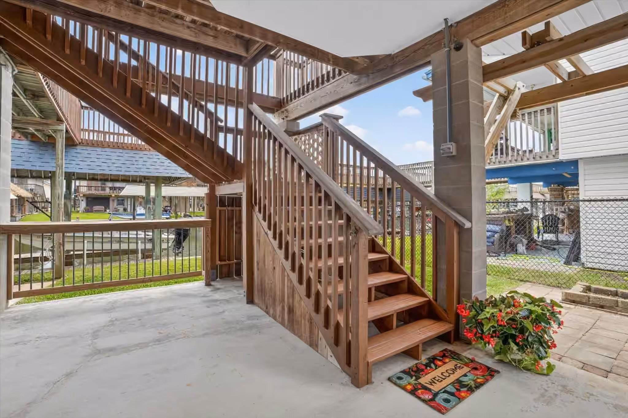 Photo 3 of 514 Pompano Street, Bayou Vista, TX