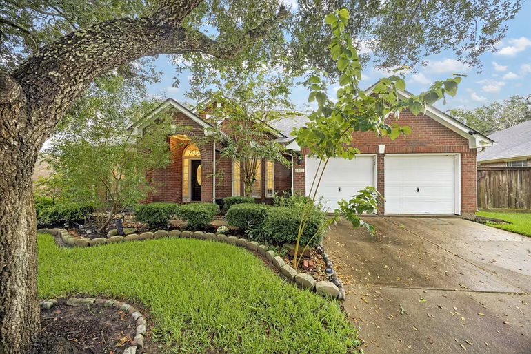 Photo of 6607 Springcrest Drive, Sugar Land, TX