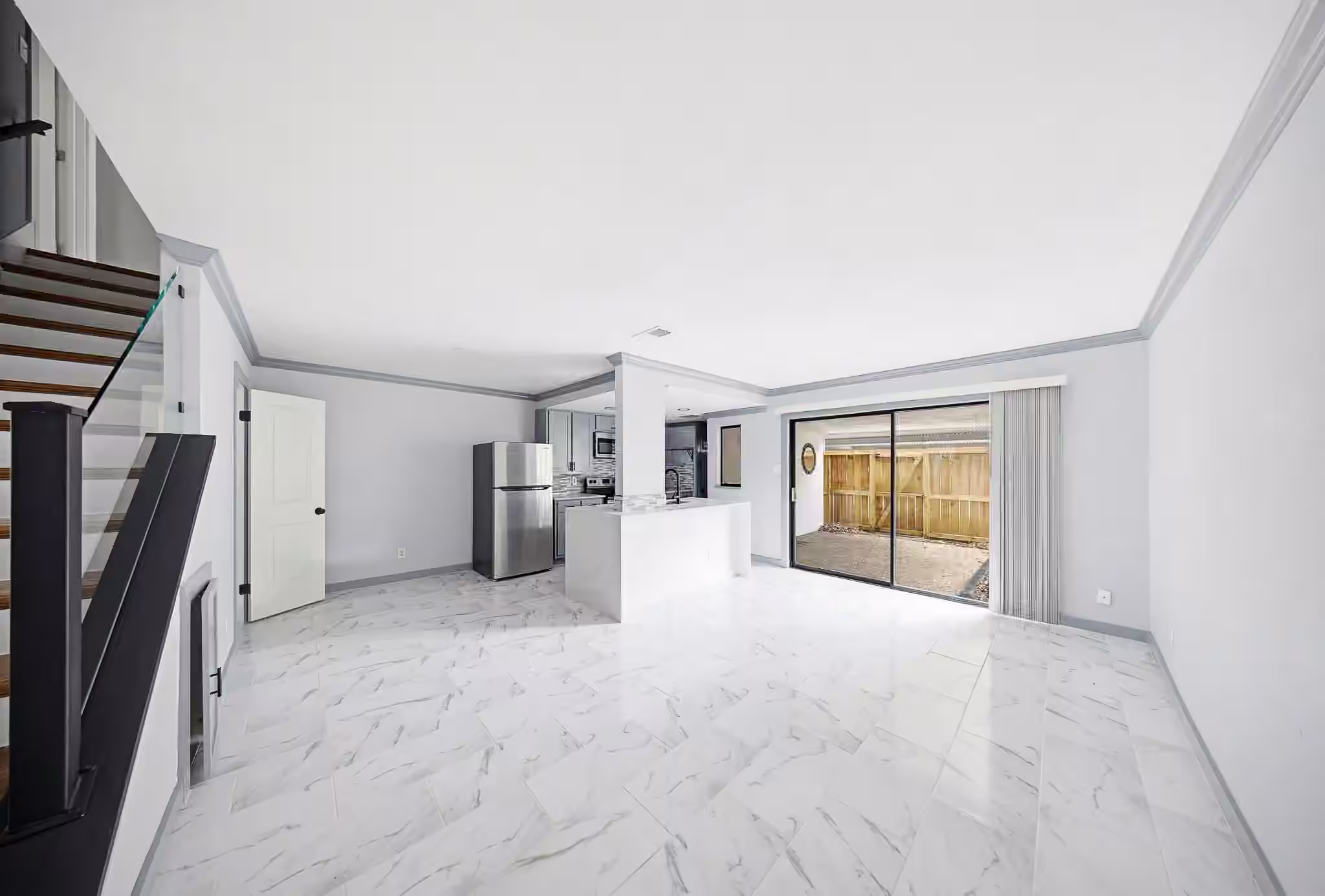 Photo 3 of 9706 Westview Drive 3, Houston, TX