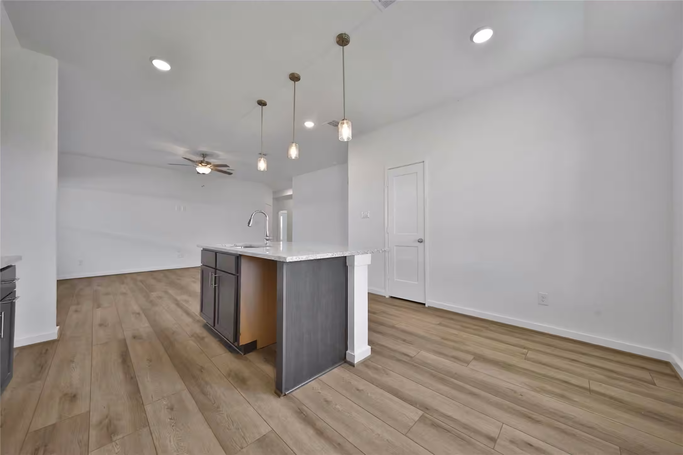 Photo 6 of 1828 Rory Christine Drive, Rosharon, TX
