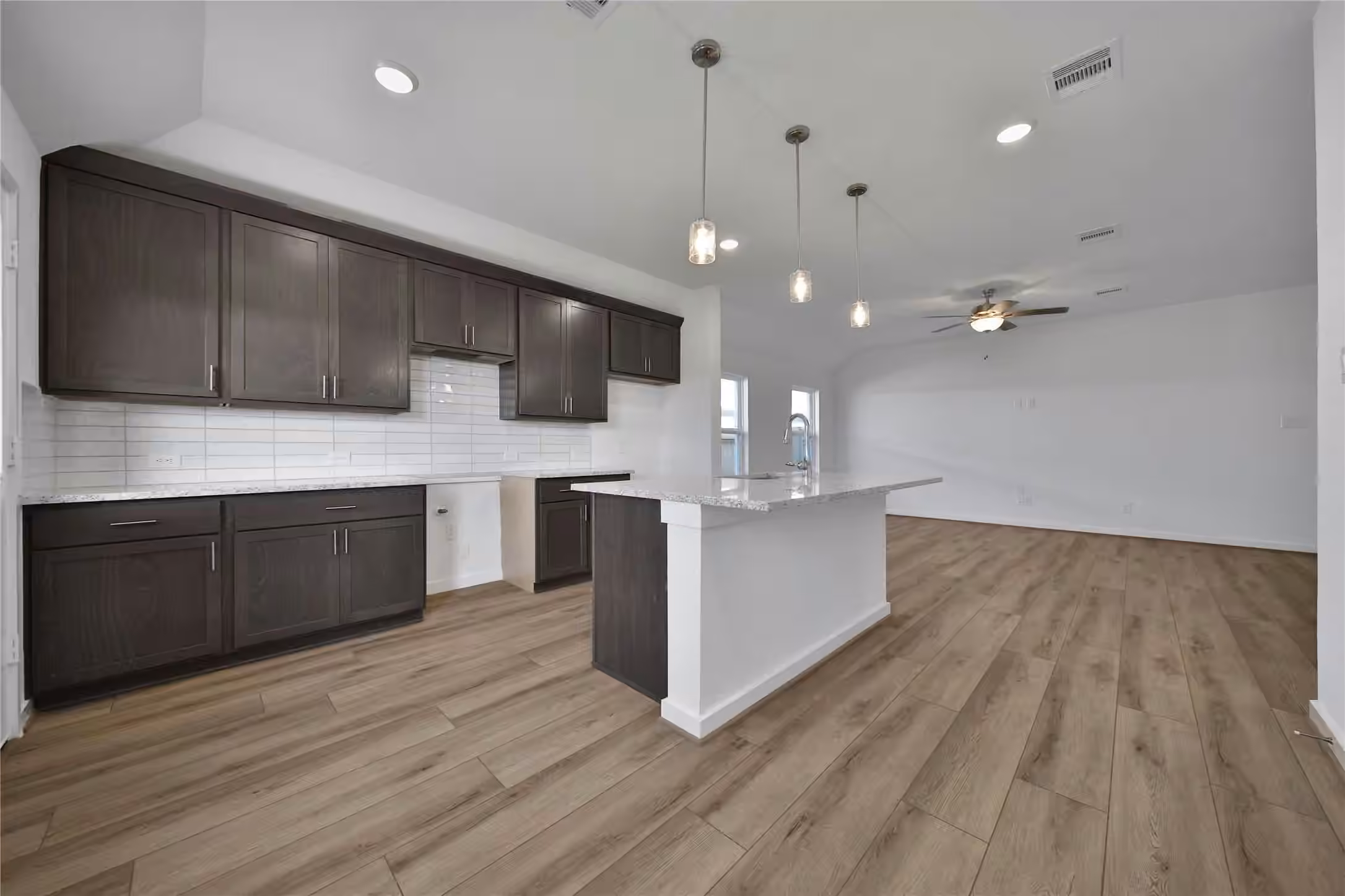 Photo 7 of 1828 Rory Christine Drive, Rosharon, TX