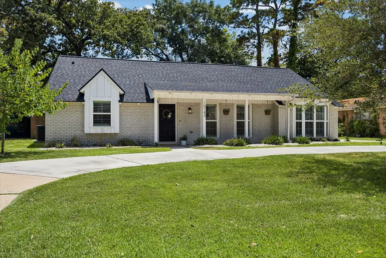 Photo 2 of 10143 Whiteside Lane, Houston, TX