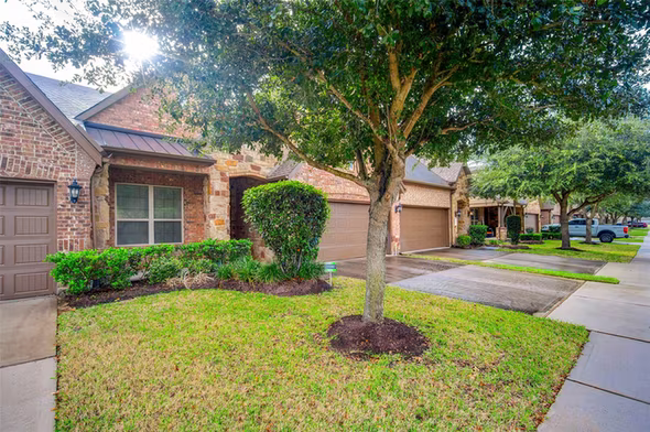 Photo 3 of 24111 Valencia Ridge Lane, Katy, TX