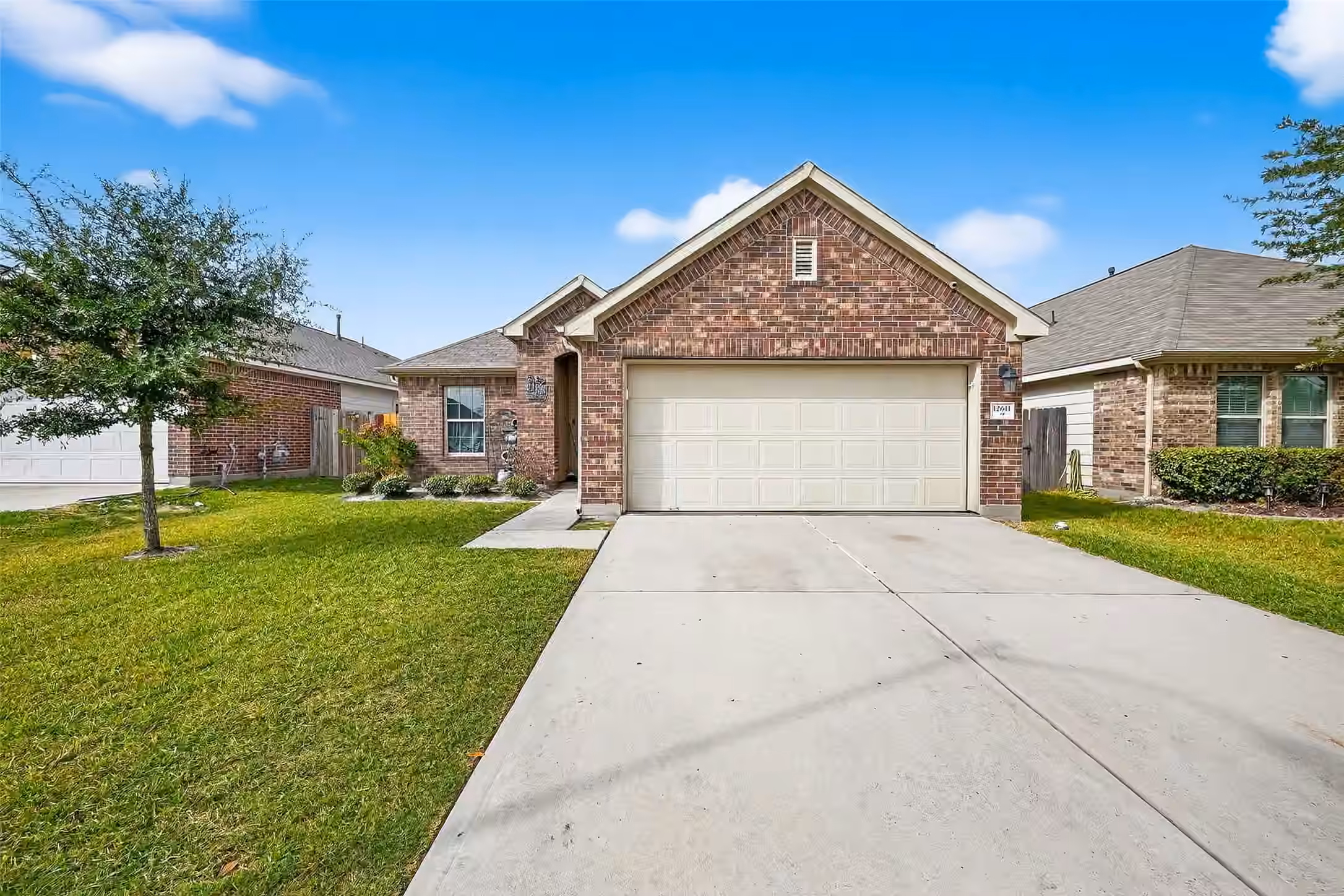 Photo 2 of 12611 Providence Cove Court, Houston, TX