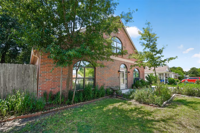 Photo 4 of 512 Bertloma Street, Pasadena, TX