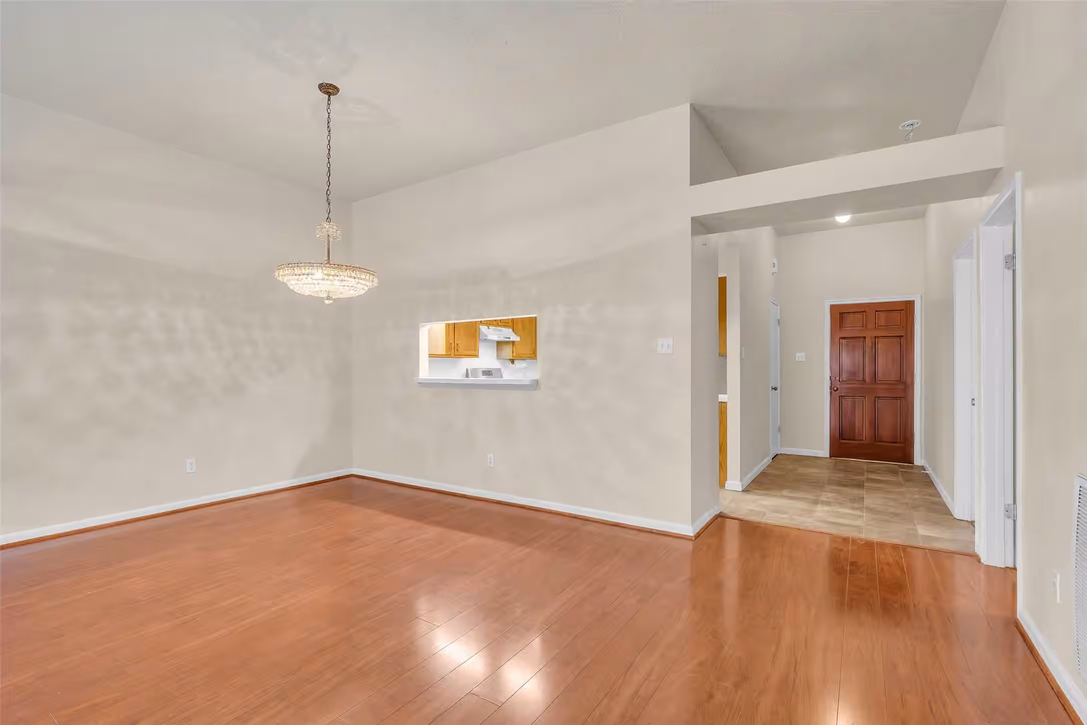 Photo 5 of 3310 Country Meadows Court, Pearland, TX