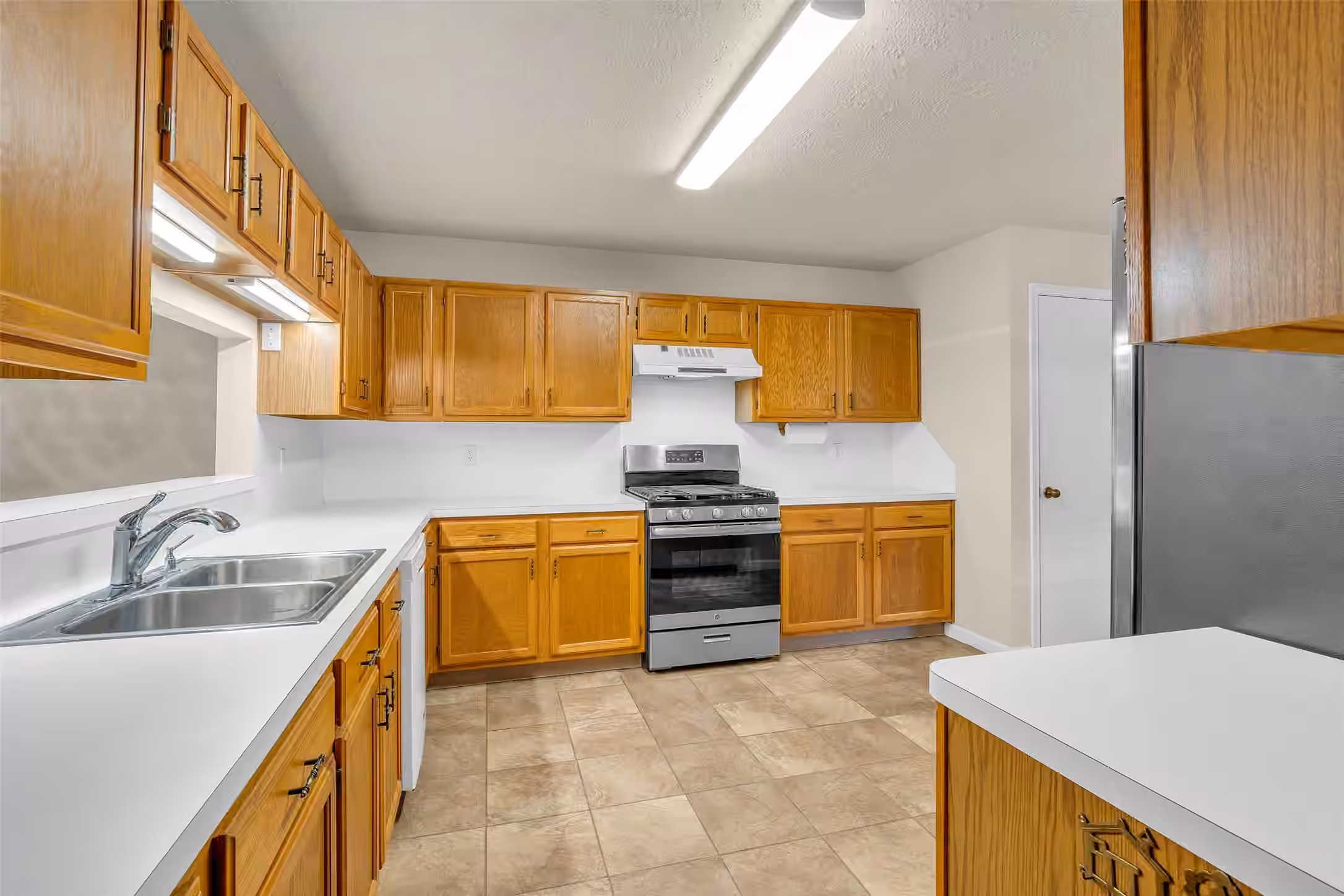 Photo 6 of 3310 Country Meadows Court, Pearland, TX