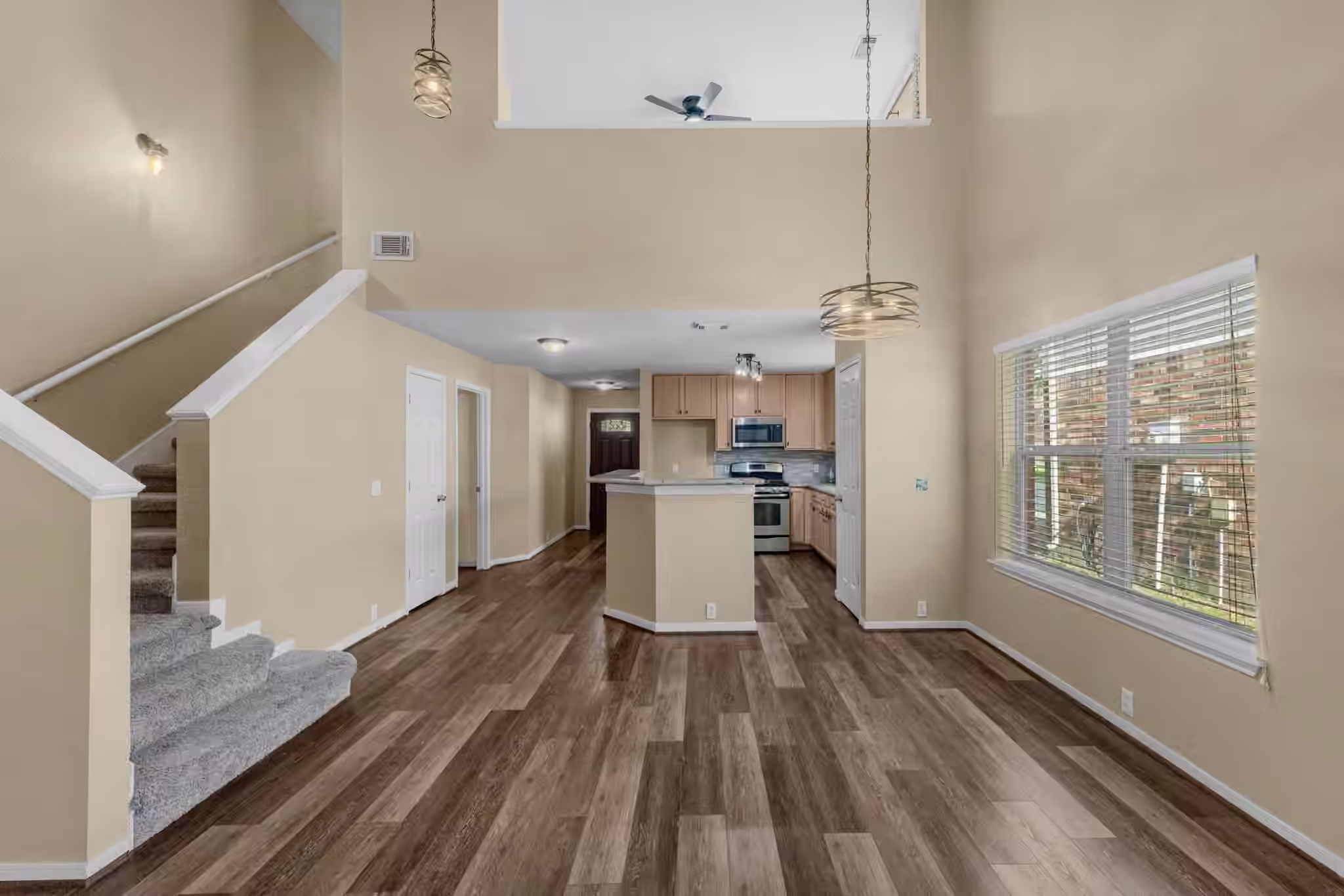 Photo 4 of 10311 Falling River Drive, Houston, TX