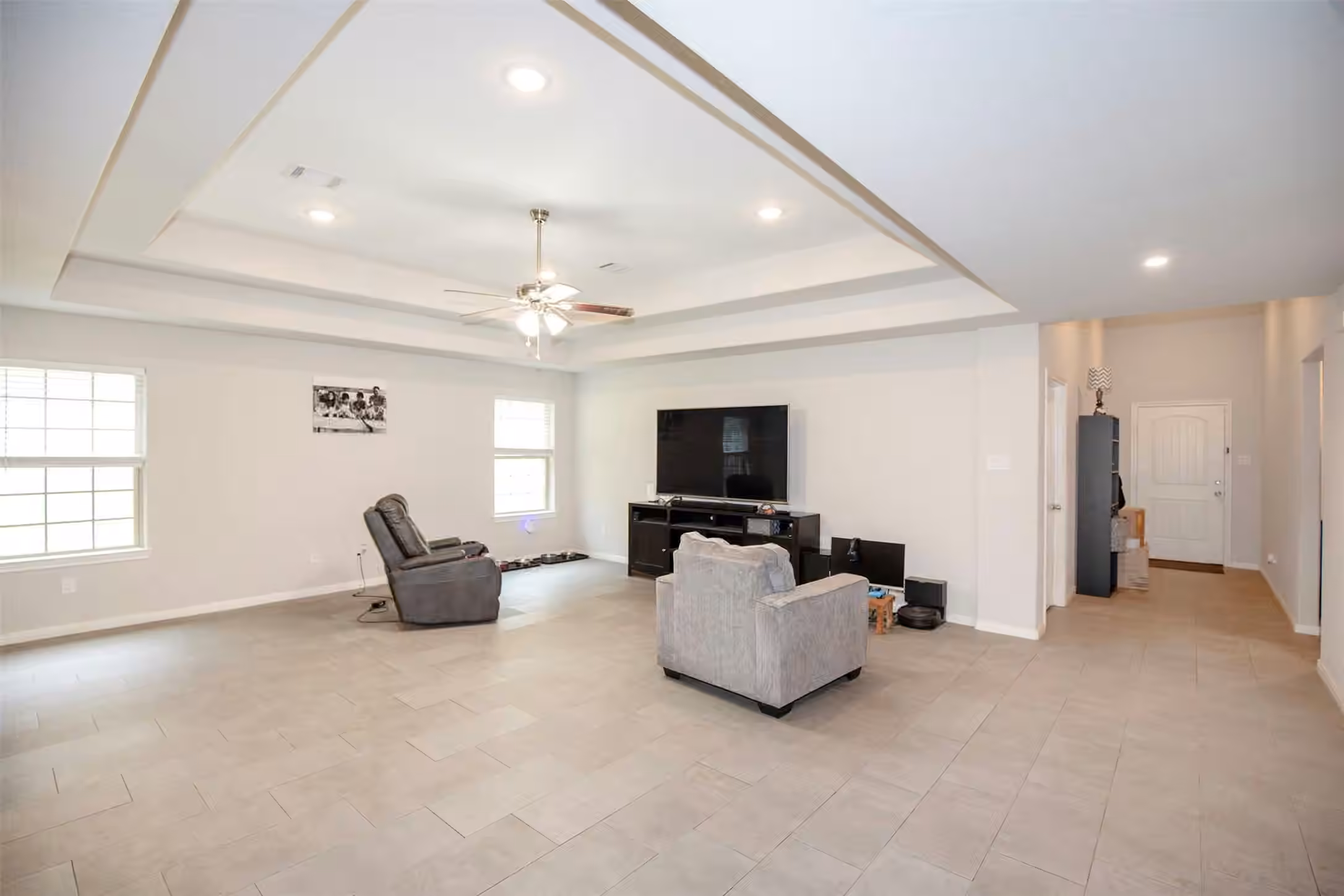 Photo 7 of 526 N 2nd Street, La Porte, TX