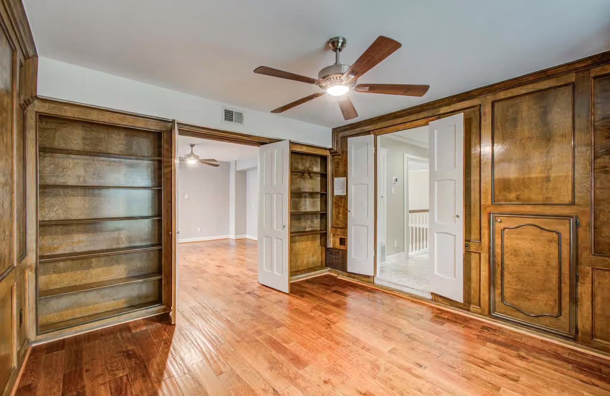 Photo 7 of 10523 Fawnview Drive, Houston, TX
