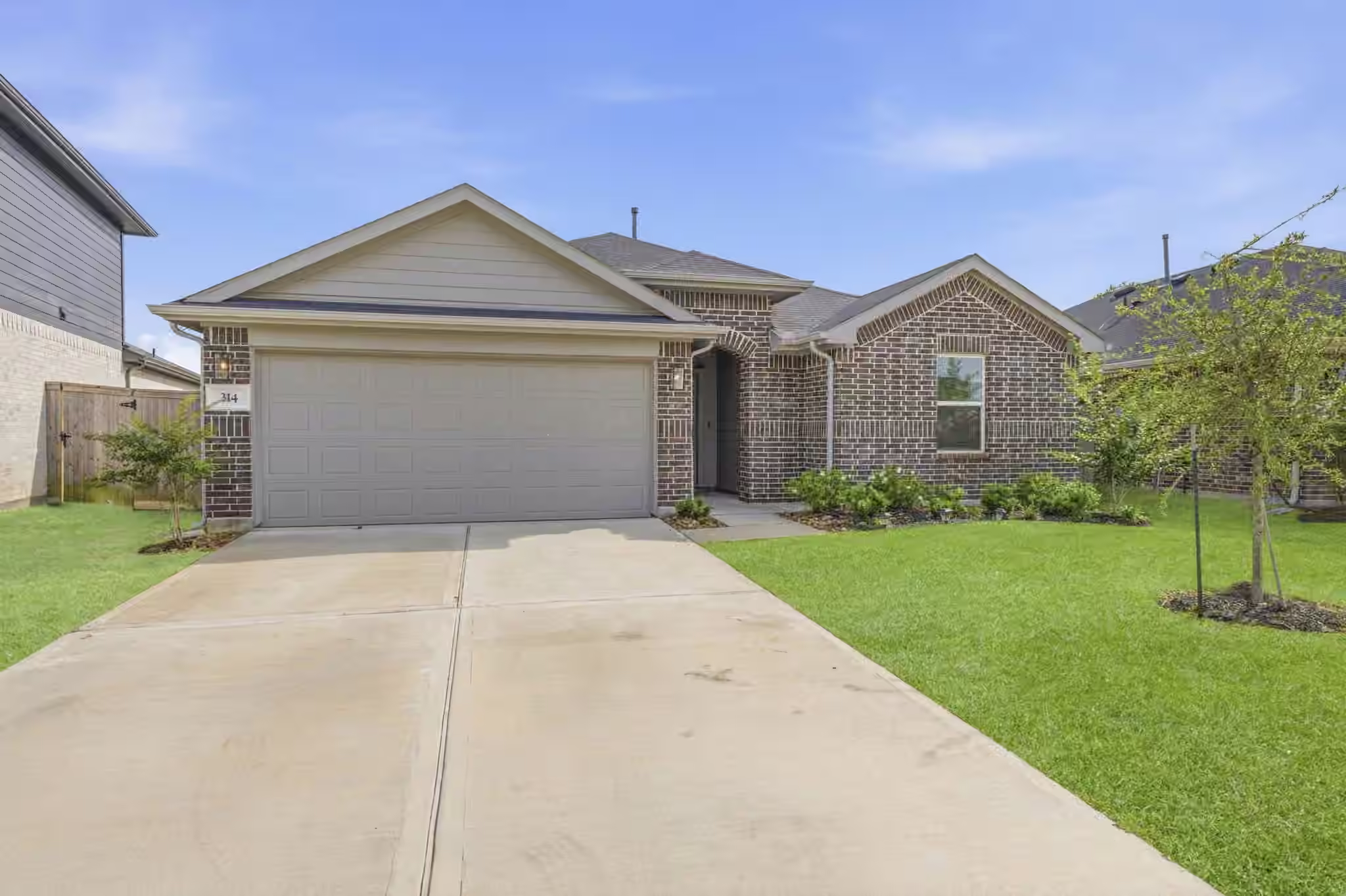 Photo 2 of 314 Dyers Pointe Drive, Crosby, TX