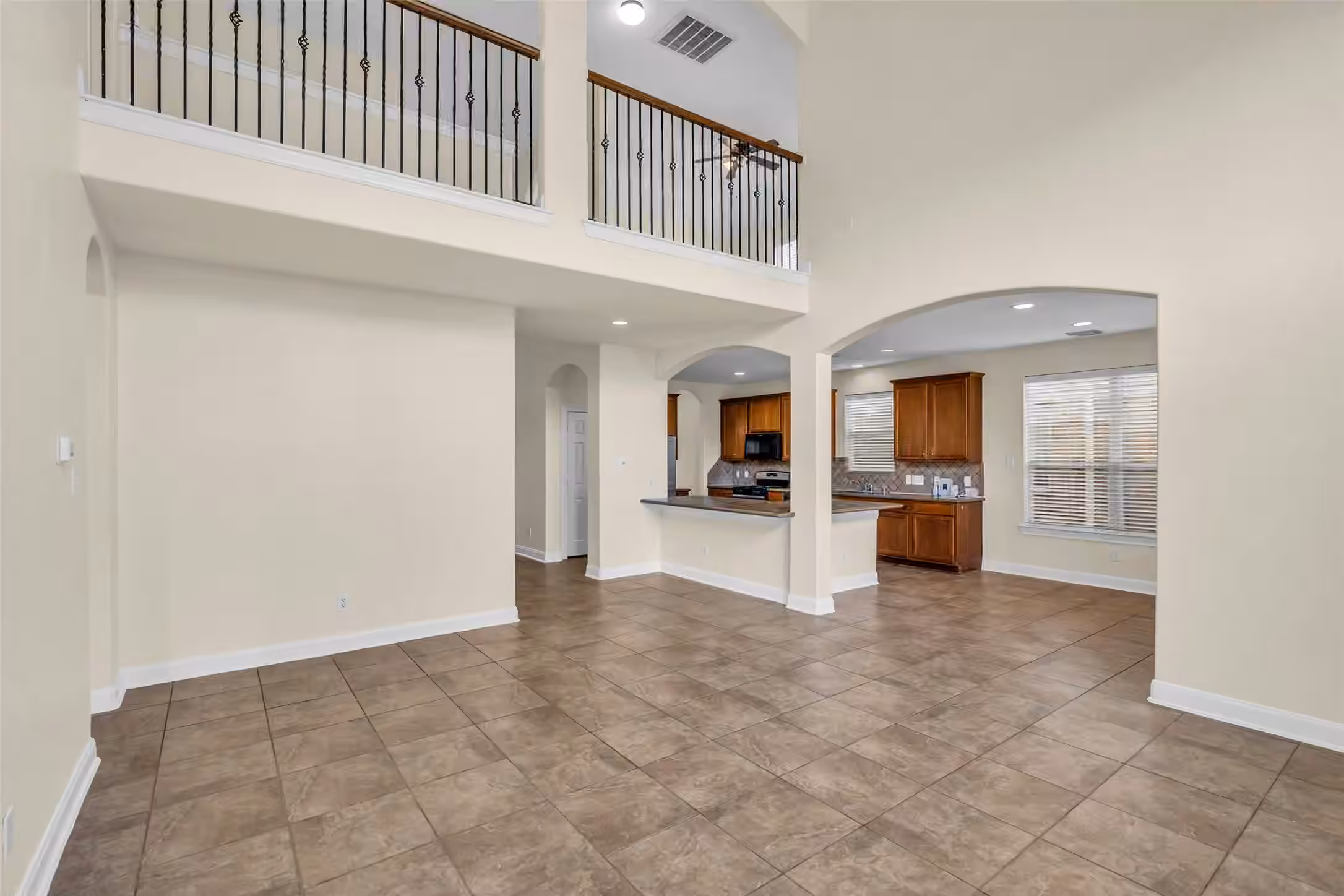 Photo 6 of 9907 Heritage Waters Court, Humble, TX