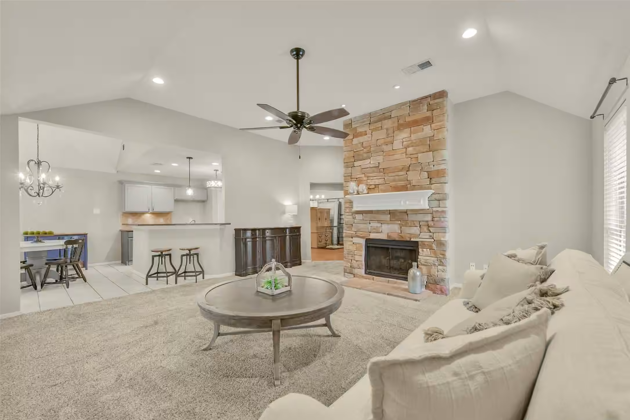 Photo 4 of 2910 Queen Victoria Street, Pearland, TX