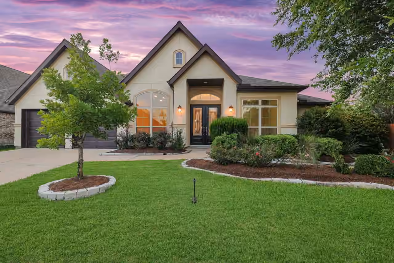 Photo 4 of 3920 Pinecrest Peak Drive, Spring, TX