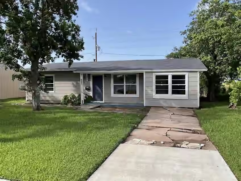 Photo of 815 W 12th Street, Freeport, TX 77541